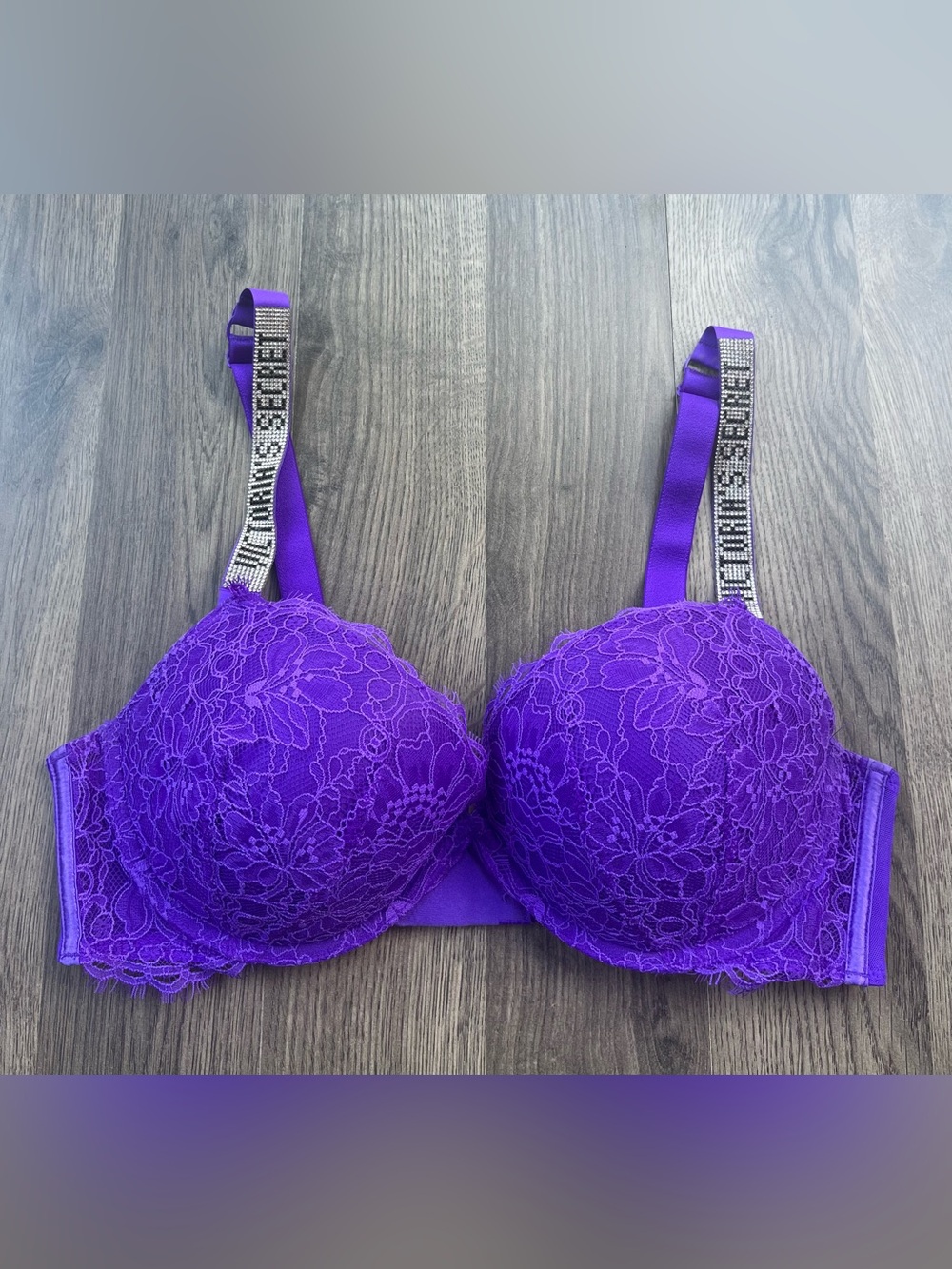 NWOT VS very sexy bra/38C